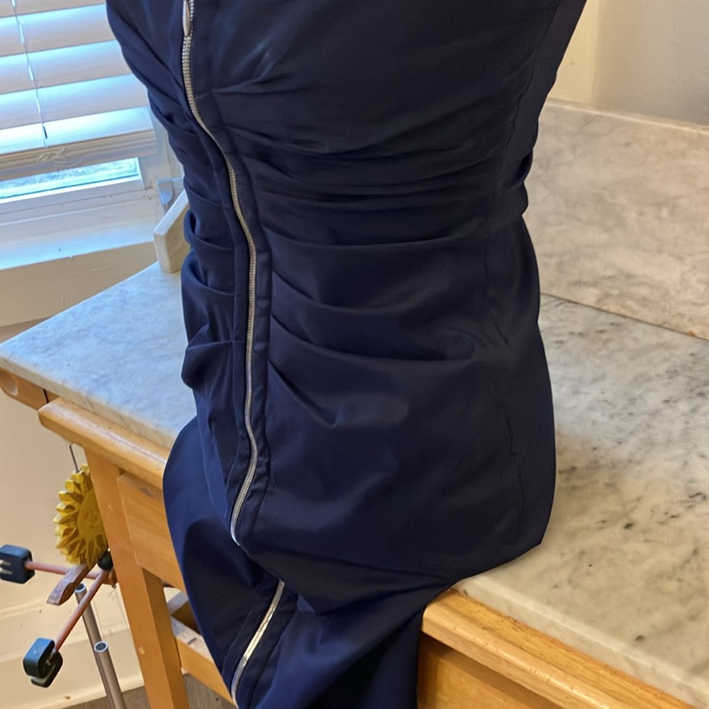 Love This Dress! Joseph Ribkoff Size 6 Shift With Stand Up Collar And Zips Down! - Picture 6 of 11